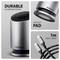 Design en aluminium durable » présente un objet métallique cylindrique avec la marque « AXAGON », un patin antidérapant et un câble USB-C de 1m.