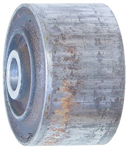 Roue métallique avec des taches de rouille, dotée d'un moyeu central et d'une surface texturée, probablement utilisée pour des machines ou des équipements industriels.