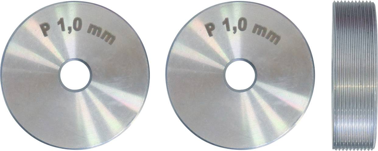 Deux disques métalliques ronds étiquetés « P 2,0 mm », à côté d'une pile de fines pièces métalliques circulaires.