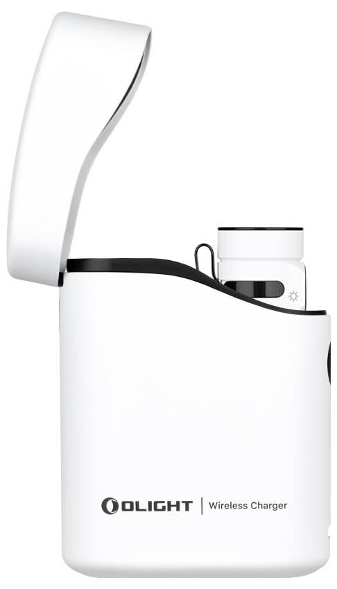 Chargeur sans fil Olight blanc avec une lampe de poche portable intégrée, couvercle ouvert, montrant un design compact pour la commodité de la recharge et de la source lumineuse.