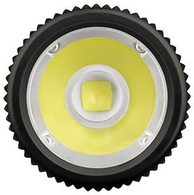 Gros plan d'une ampoule LED circulaire de lampe de poche avec un centre jaune, entouré d'un bord extérieur noir et rainuré.