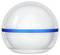 Une sphère blanche brillante avec une bande bleue horizontale autour du milieu, reflétant la lumière pour améliorer sa surface lisse et brillante.