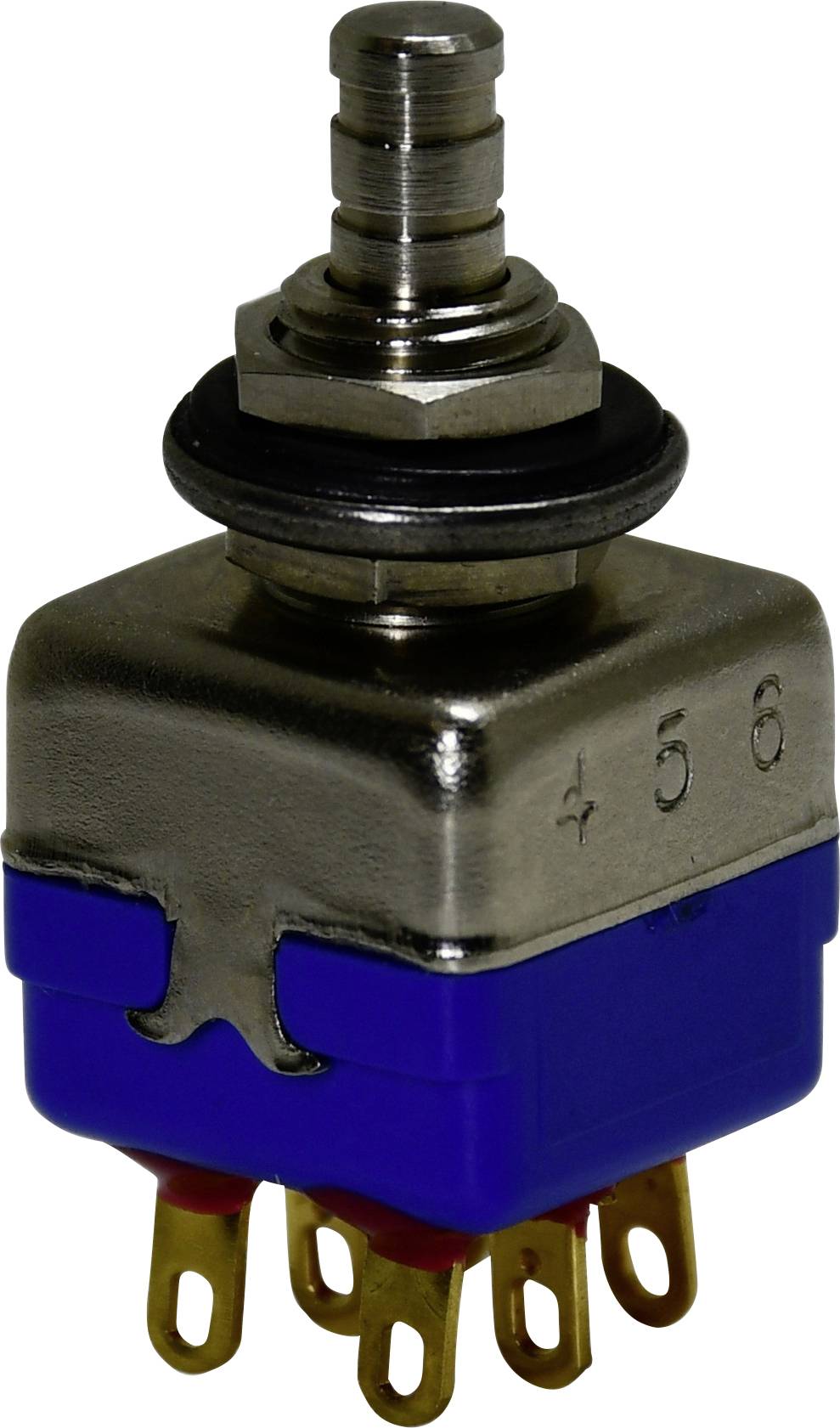 Un commutateur à bascule métallique avec une base bleue et six bornes dorées, utilisé pour les circuits électriques. L'arbre est cylindrique et cannelé.