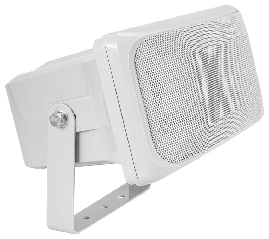 Haut-parleur blanc rectangulaire monté en applique murale, légèrement incliné, doté d'une grille avant perforée et d'un support métallique réglable.