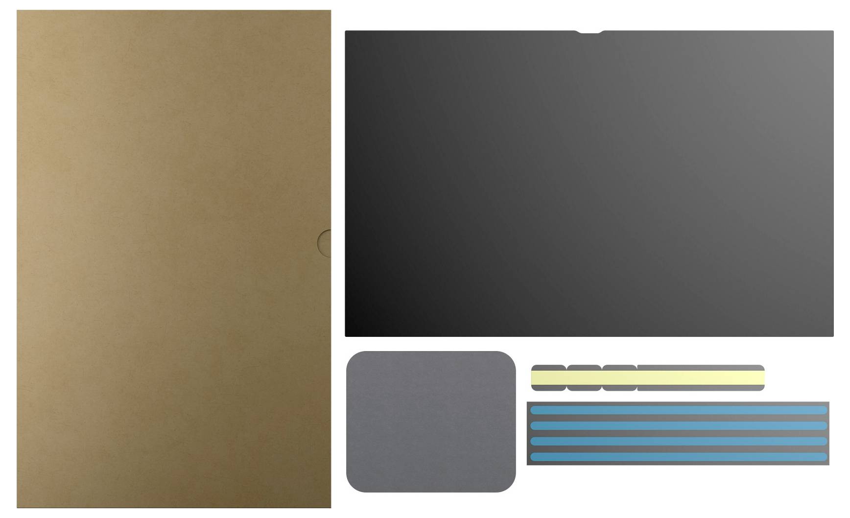 Une enveloppe en carton à côté d'un protecteur d'écran d'ordinateur avec chiffon de nettoyage, raclette et bandes bleues pour l'installation.