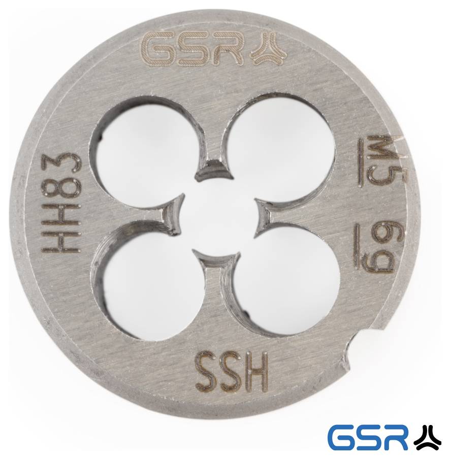 Un outil de découpe en métal rond avec quatre trous, gravé des lettres « GSR », « SSH », « M5 0.8 » et « HH83 ». Utilisé pour le filetage.