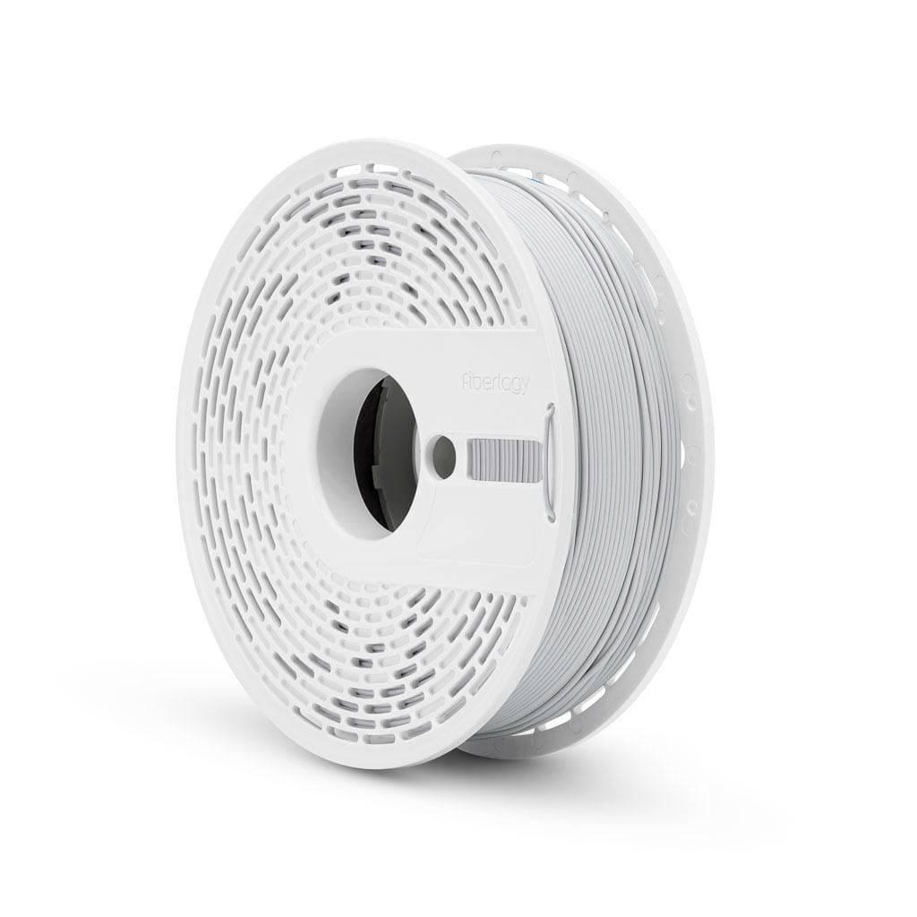 Bobine de filament blanc pour imprimante 3D sur une bobine blanche, présentée en isolé sur un fond uni.