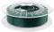 Bobine de câble vert enroulé sur une bobine en plastique transparent, isolé sur un fond blanc.