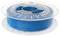 Bobine de filament imprimante 3D bleu enroulé sur une bobine en plastique transparent.