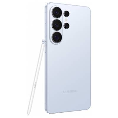 Un smartphone bleu clair avec quatre caméras arrière et un stylet blanc, présenté sur le côté, mettant en évidence son design épuré.
