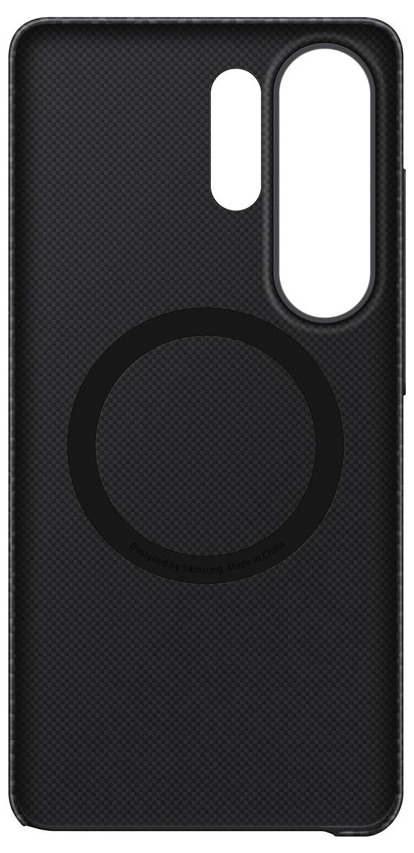 Un étui de téléphone texturé noir avec des découpes précises pour la caméra et les capteurs, dotée d'un anneau de charge magnétique circulaire.
