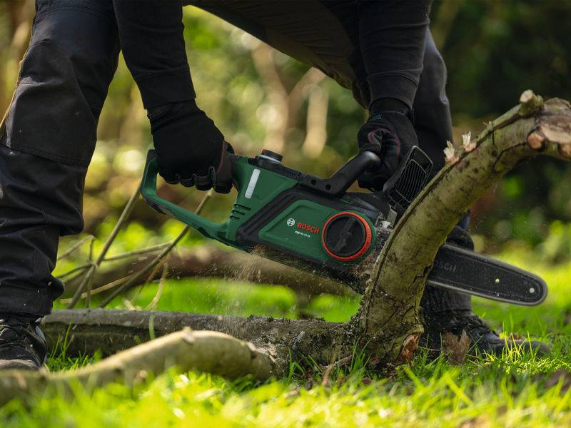Bosch Home and Garden Tronçonneuse sans fil-6