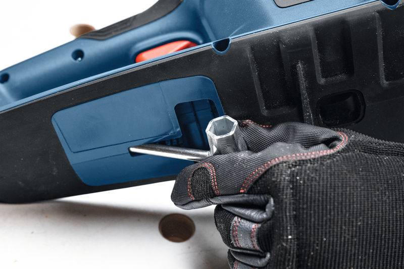Bosch Professional sans fil Tronçonneuse sans fil avec batterie-12