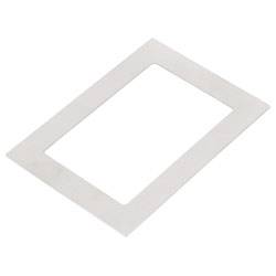 Un cadre rectangulaire en plastique blanc avec un centre ouvert.