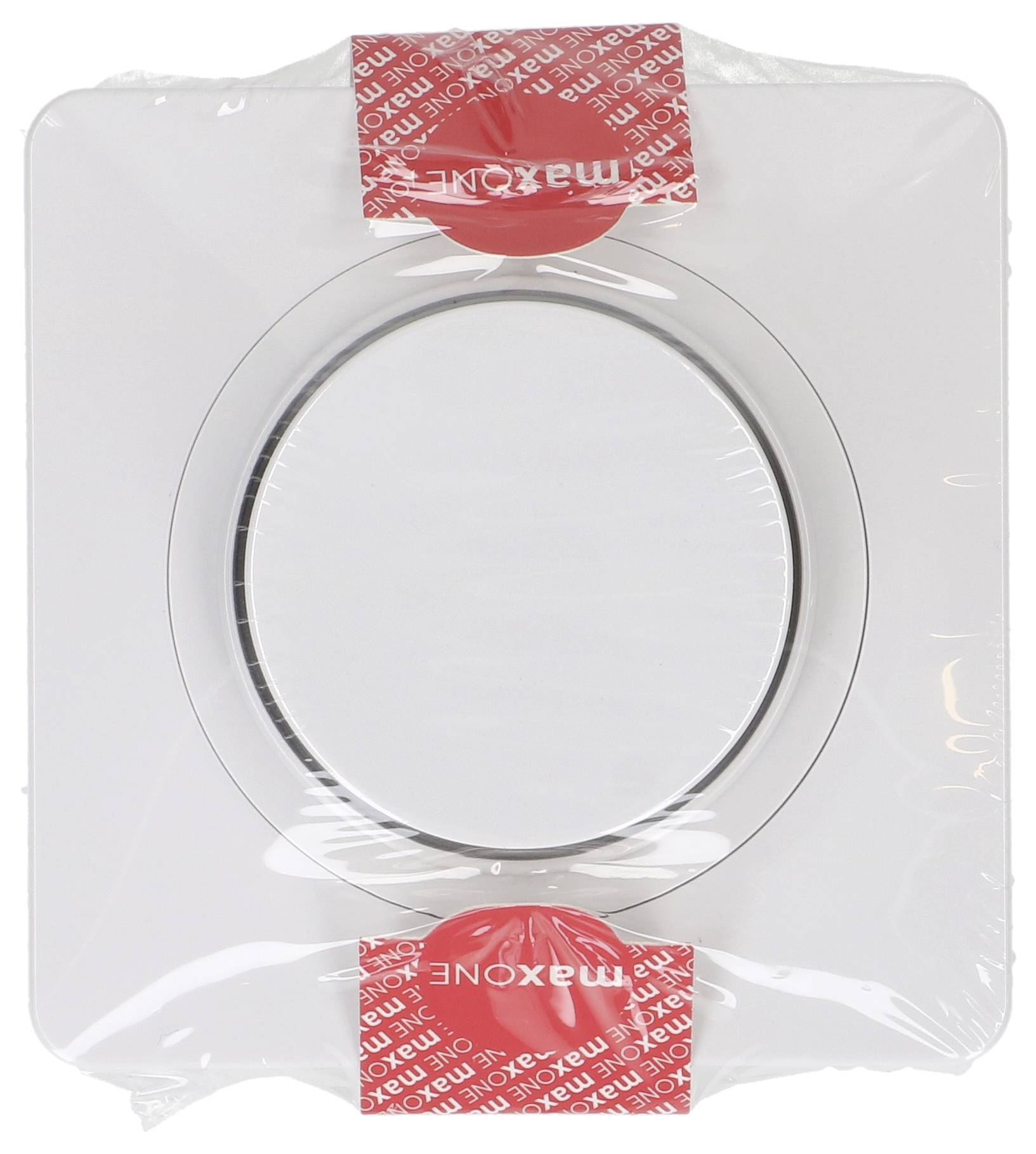 Un paquet scellé d'un luminaire de plafond Maxone, de forme ovale avec un abat-jour blanc, présentant un ruban de protection rouge et blanc Maxone.