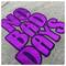 Un t-shirt gris arborant un texte violet scintillant en gras qui dit « NO BAD DAYS ».