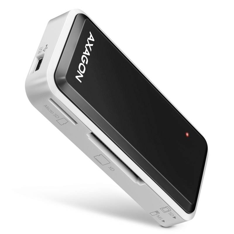 Lecteur de carte AXAGON noir et argent avec ports USB, microSD, SD et M2, présenté en angle sur fond blanc.
