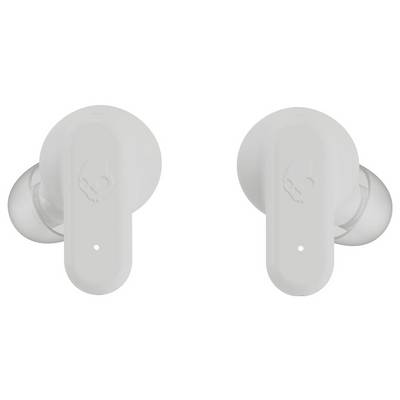 Écouteurs sans fil blancs avec un discret logo de crâne sur chacun, affichant un design épuré et des embouts auriculaires en silicone pour le confort.