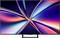 Un écran de télévision affiche un design abstrait vibrant avec des traînées de lumière colorées qui s'entrecroisent sur un fond sombre, créant une sensation de mouvement.
