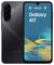 Un smartphone Samsung Galaxy A17 noir avec trois caméras arrière. L'écran affiche le texte « Galaxy A17 » et des graphiques abstraits vibrants.