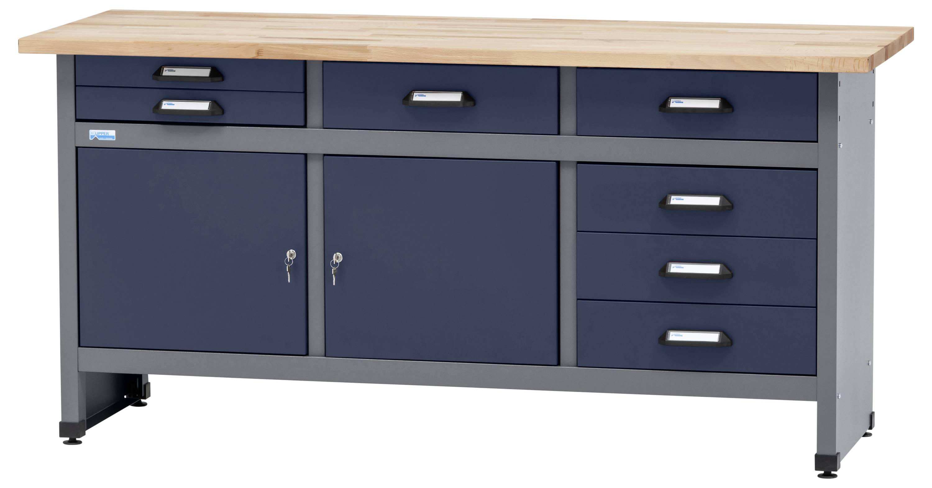 Un établi bleu avec un plateau en bois, doté de plusieurs tiroirs et armoires munis de poignées et de serrures à clé.