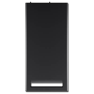 Un objet rectangulaire noir de forme verticale avec une découpe de poignée à la base, posé sur un fond blanc uni.