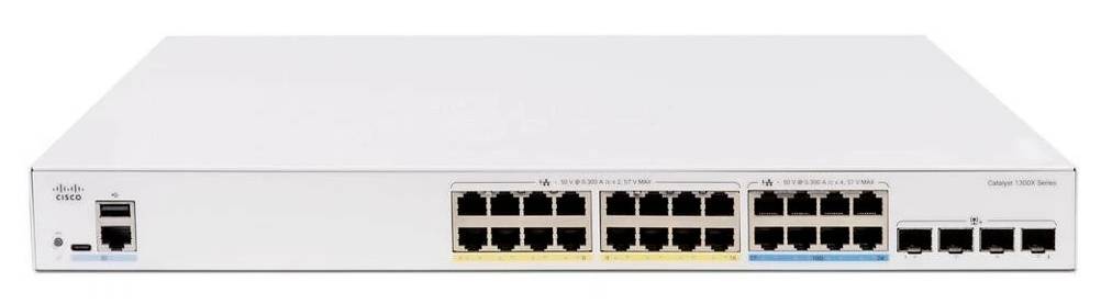 Vue de face d'un commutateur réseau Cisco avec plusieurs ports Ethernet et voyants de statut, présenté sur un fond blanc uni.