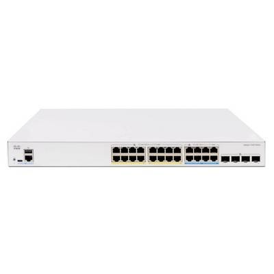 Vue de face d'un commutateur réseau Cisco avec plusieurs ports Ethernet et voyants de statut, présenté sur un fond blanc uni.