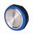 Un bouton métallique rond avec un centre en acier brossé, entouré d'anneaux bleus et noirs, probablement utilisé pour des appareils électroniques ou des machines.