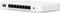 Un commutateur réseau blanc avec huit ports Ethernet est montré. Une étiquette avec des indicateurs colorés est visible sur le côté gauche.