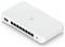Un commutateur réseau blanc avec huit ports Ethernet et un logo sur le dessus, conçu pour la connectivité dans les configurations de réseau domestique ou professionnel.