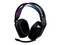 Casque de jeu sur-auriculaire noir avec microphone à perche et accents de bandeau bleu-violet sur un fond blanc.
