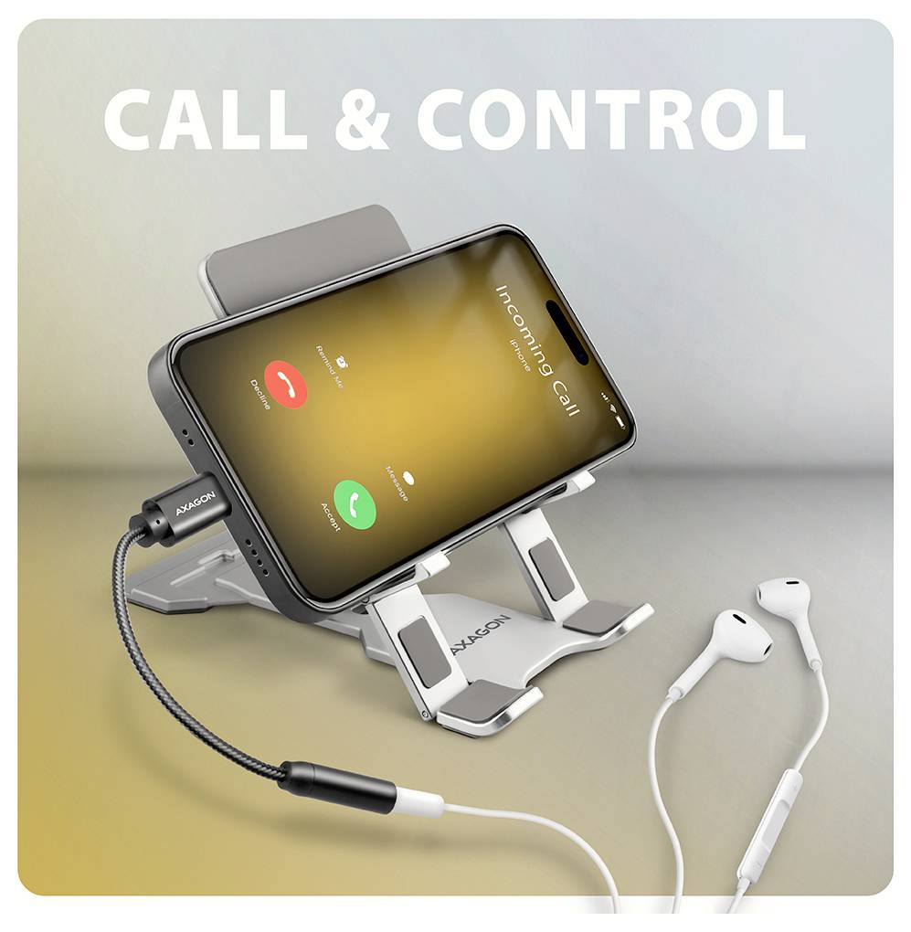 Smartphone sur un support avec des écouteurs filaires à proximité, affichant un écran d'appel entrant sous le titre « APPEL & CONTRÔLE ».