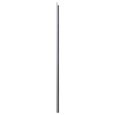 Bande étroite et haute en niveaux de gris avec une barre d'échelle verticale noire ou ressemblant à une règle à côté d'un panneau gris plus clair sur la gauche.
