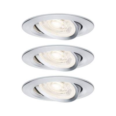 Trois projecteurs de plafond encastrés en argent brossé avec ampoules allumées, empilés verticalement sur un fond blanc.