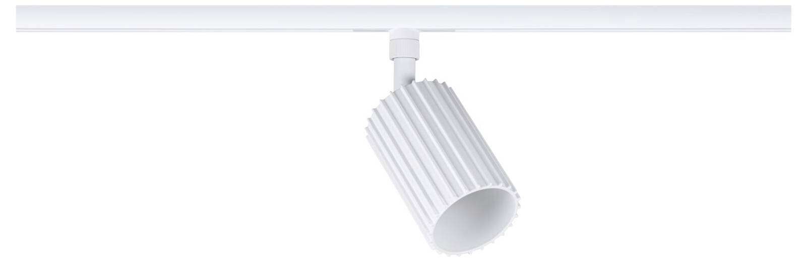 Projecteur de plafond sur rail blanc avec abat-jour cylindrique à rainures incliné vers le bas sur un rail horizontal.