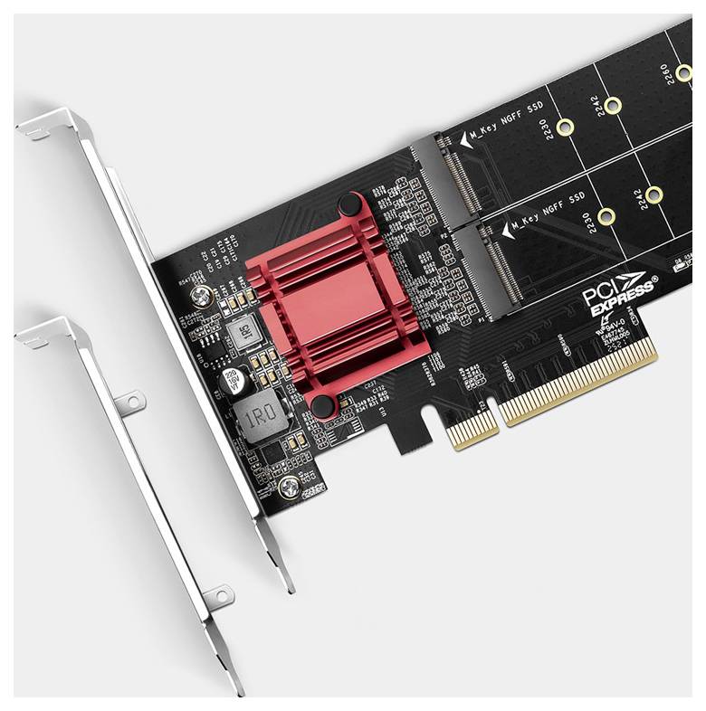 Carte d'extension PCI Express avec un dissipateur thermique rouge et un support métallique, présenté sur un fond blanc.