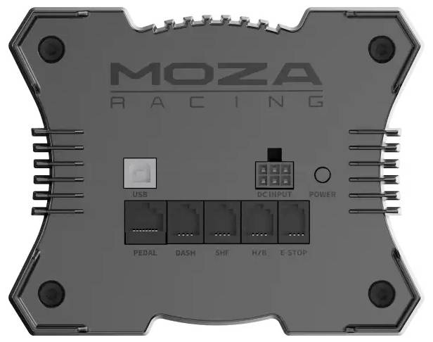Boîtier de commande MOZA Racing avec ports d'entrée USB et DC, cinq connecteurs étiquetés pour pédale, tableau de bord, levier de vitesse, frein à main et arrêt d'urgence, et un bouton d'alimentation.