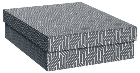 Boîte cadeau grise à motifs décoratifs avec un couvercle assorti, présentée fermée sur un fond blanc.