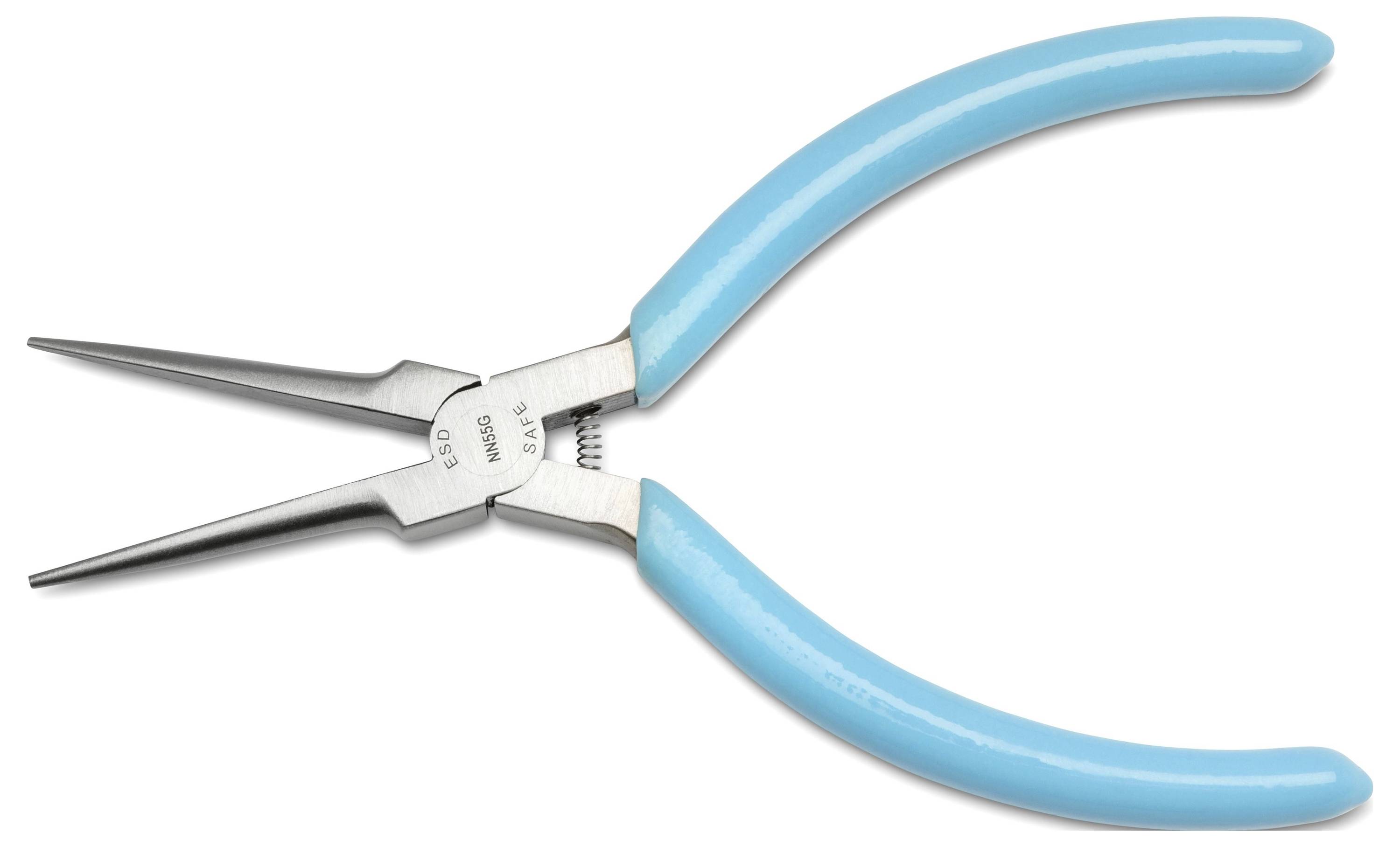 Main tenant des pinces à nez bleu pour dénuder ou couper un fil rouge à l'intérieur d'un appareil électronique ouvert avec un câblage multicolore exposé.