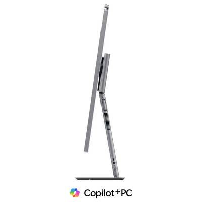 Vue latérale d'un ordinateur portable Copilot+ PC avec une charnière haute ou un accessoire attaché, présenté en argent, avec le logo Copilot+ PC et du texte en dessous.