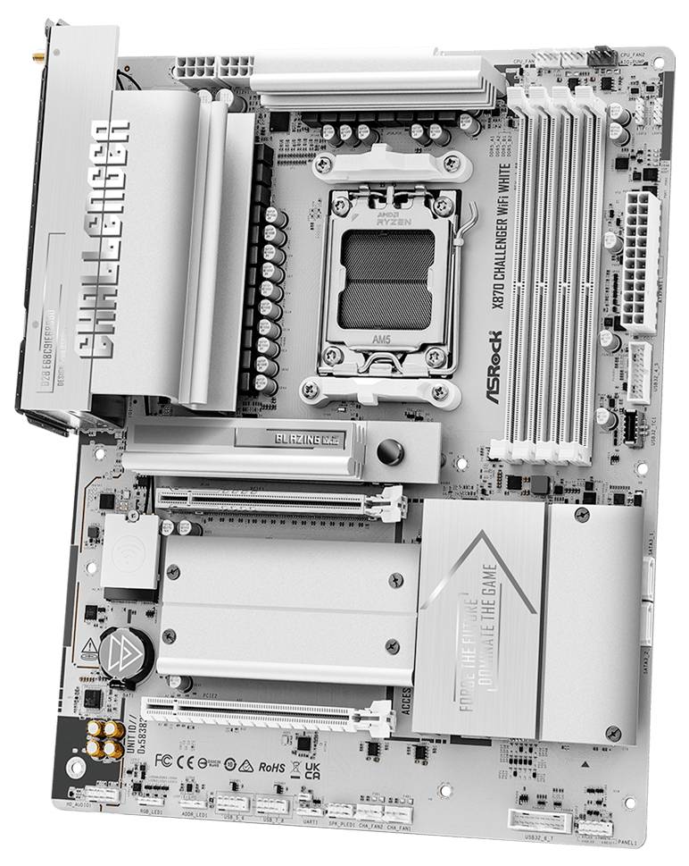 Vue de dessus d'une carte mère blanche ASRock avec socket CPU, emplacements RAM, emplacements d'extension, dissipateurs thermiques et connecteurs.