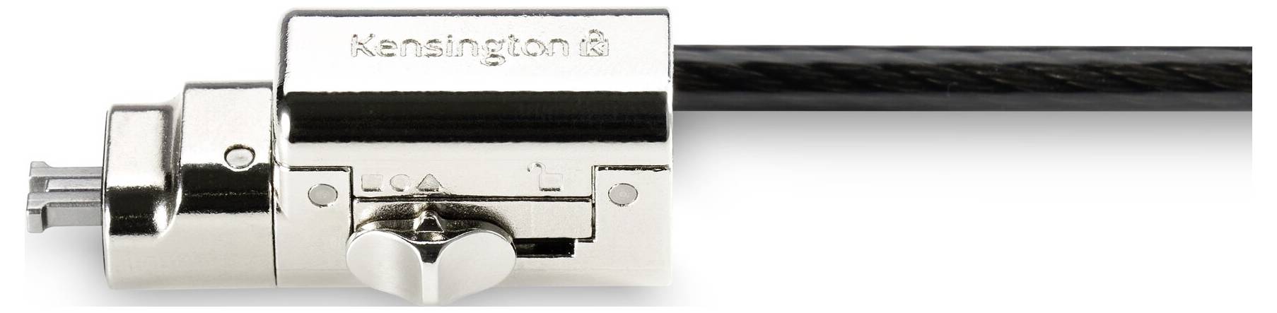 Verrou de canon chromé avec clé insérée et un long câble noir s'étendant vers la droite, isolé sur fond blanc.