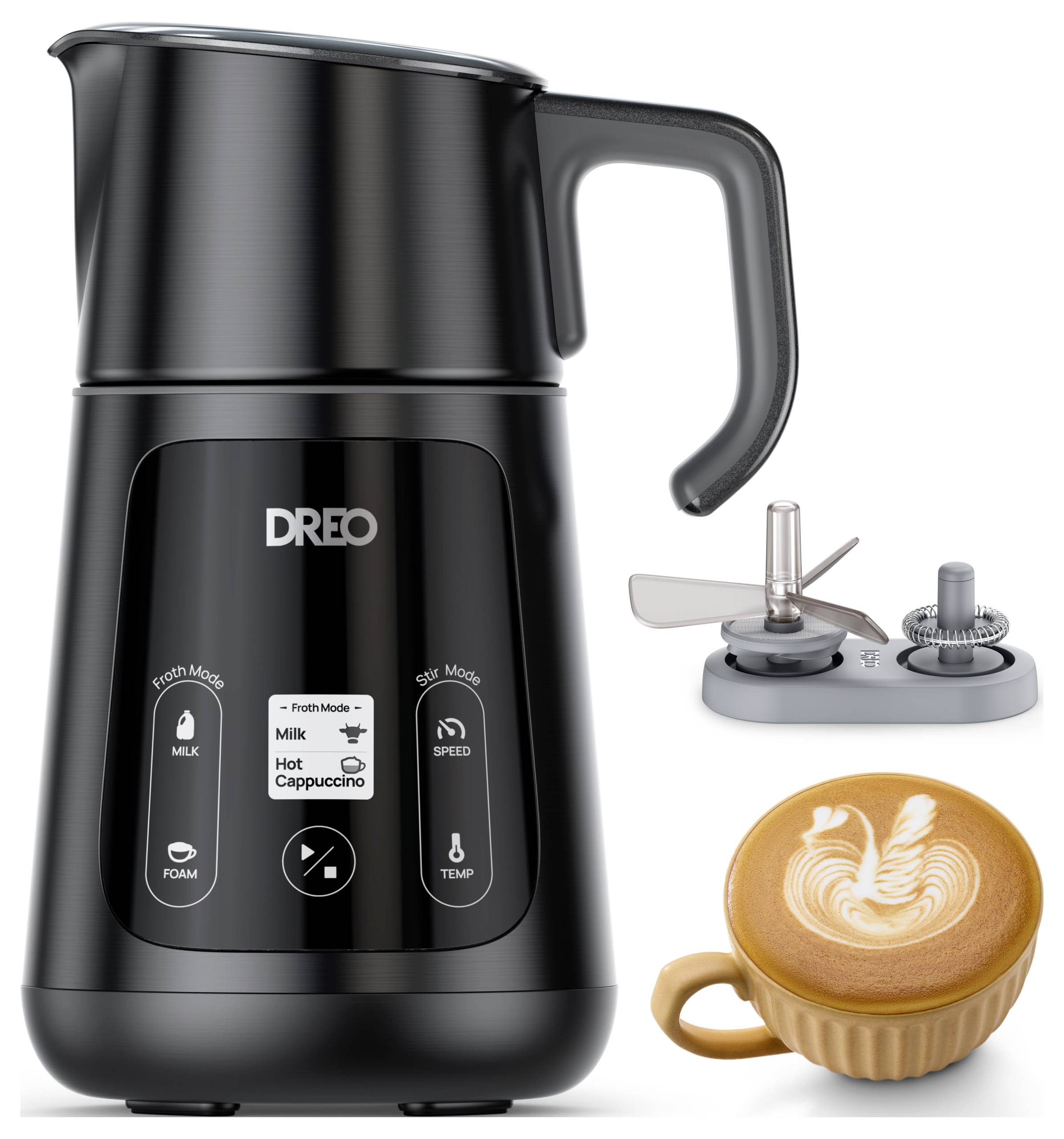 Mousseur à lait DREO noir avec commandes numériques, présenté avec des accessoires à fouet et une tasse de mousse de café avec art latte.