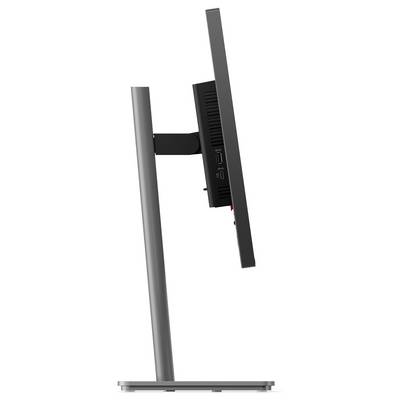 Vue latérale d'un moniteur d'ordinateur de bureau sur un support argenté, montrant l'arrière, les ports et le support réglable.