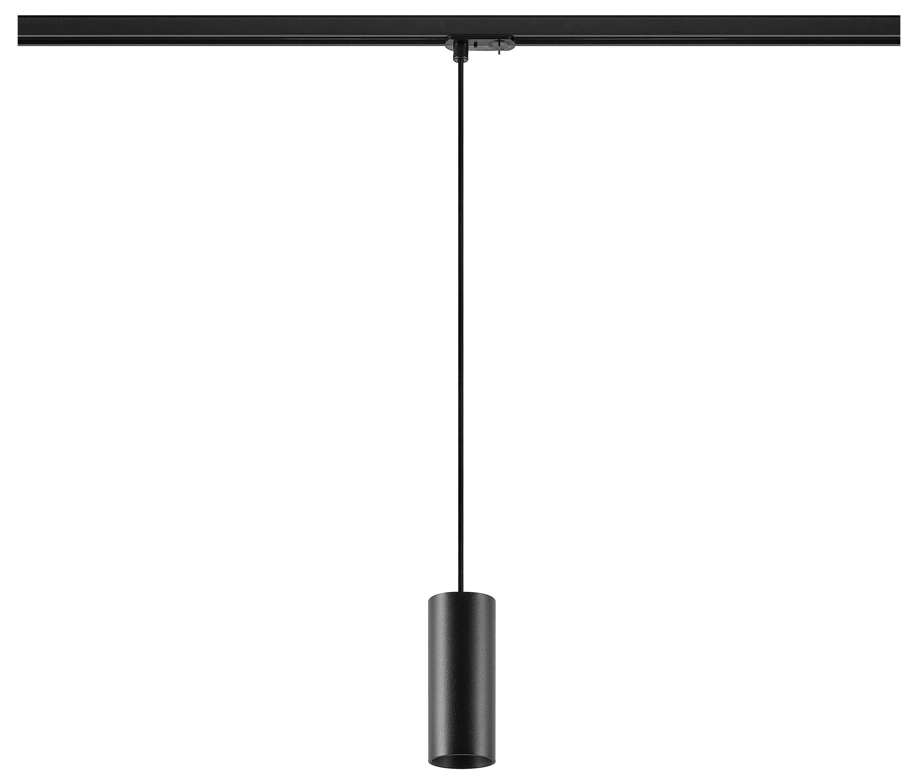 Lampe suspendue cylindrique noire pendant d'une longue tige sur un rail de plafond, présentée sur un fond blanc.