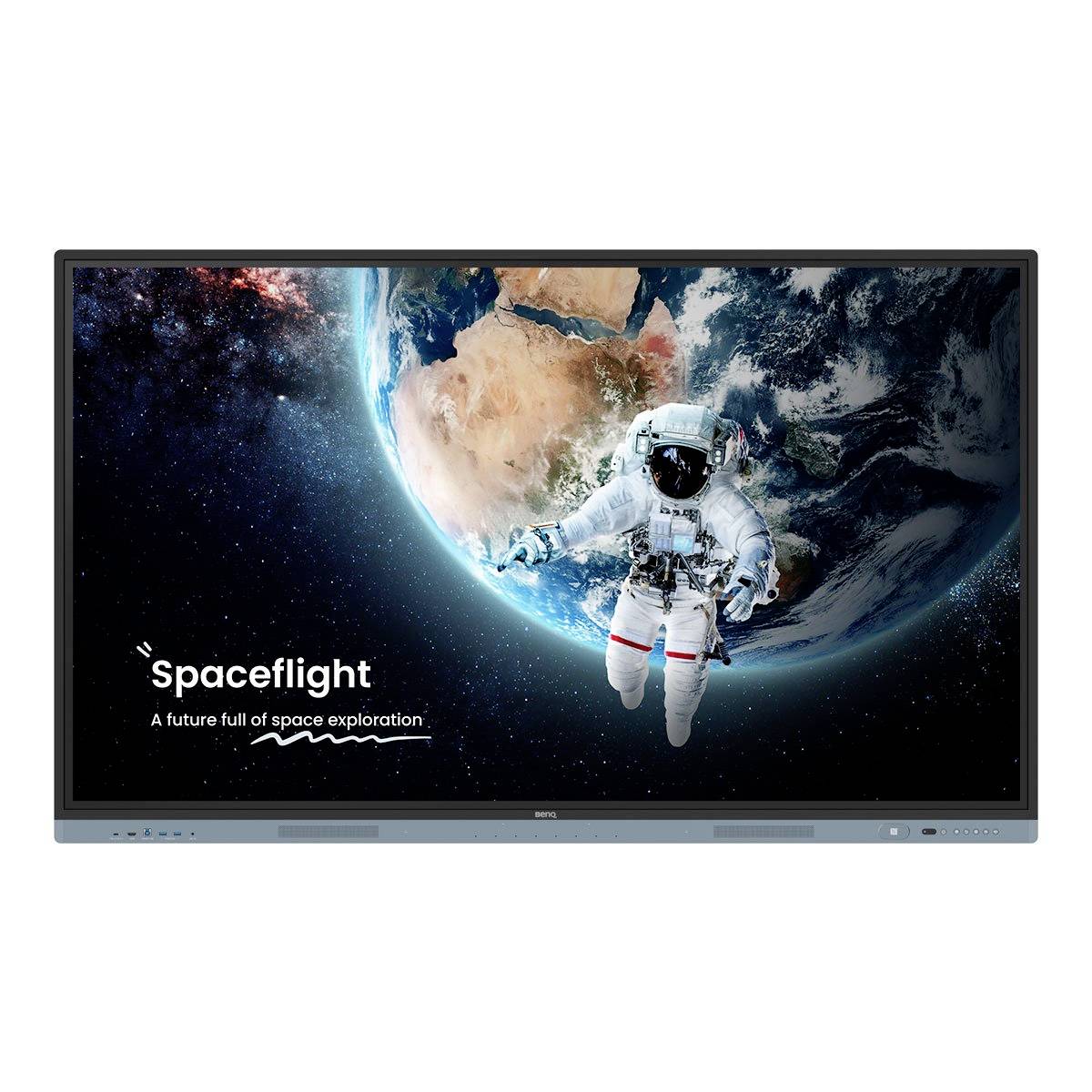 Un écran TV montre un astronaute flottant dans l'espace à côté de la Terre avec le texte « Vol spatial » et « Un avenir riche d'exploration spatiale ».