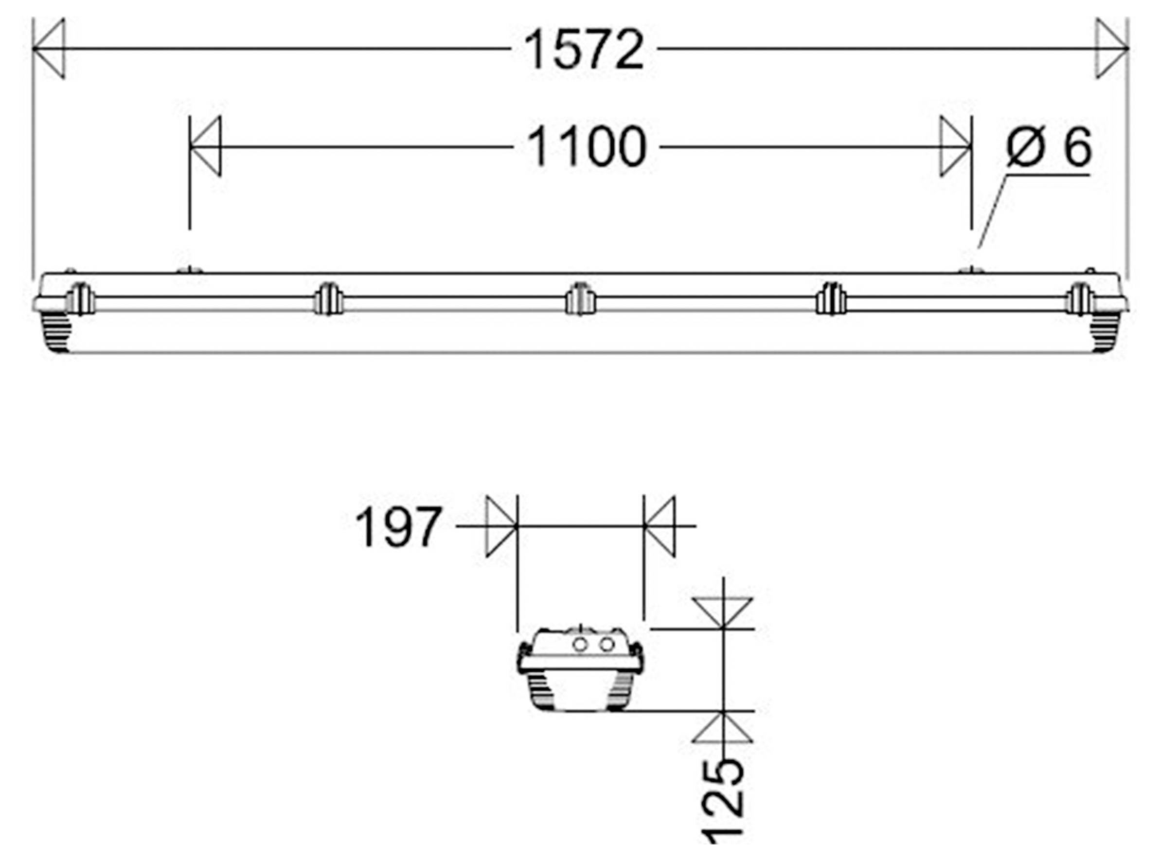 Un long luminaire fluorescent blanc sur un fond blanc uni.