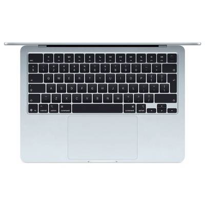 Ordinateur portable argenté vu de dessus avec clavier noir et grand pavé tactile.