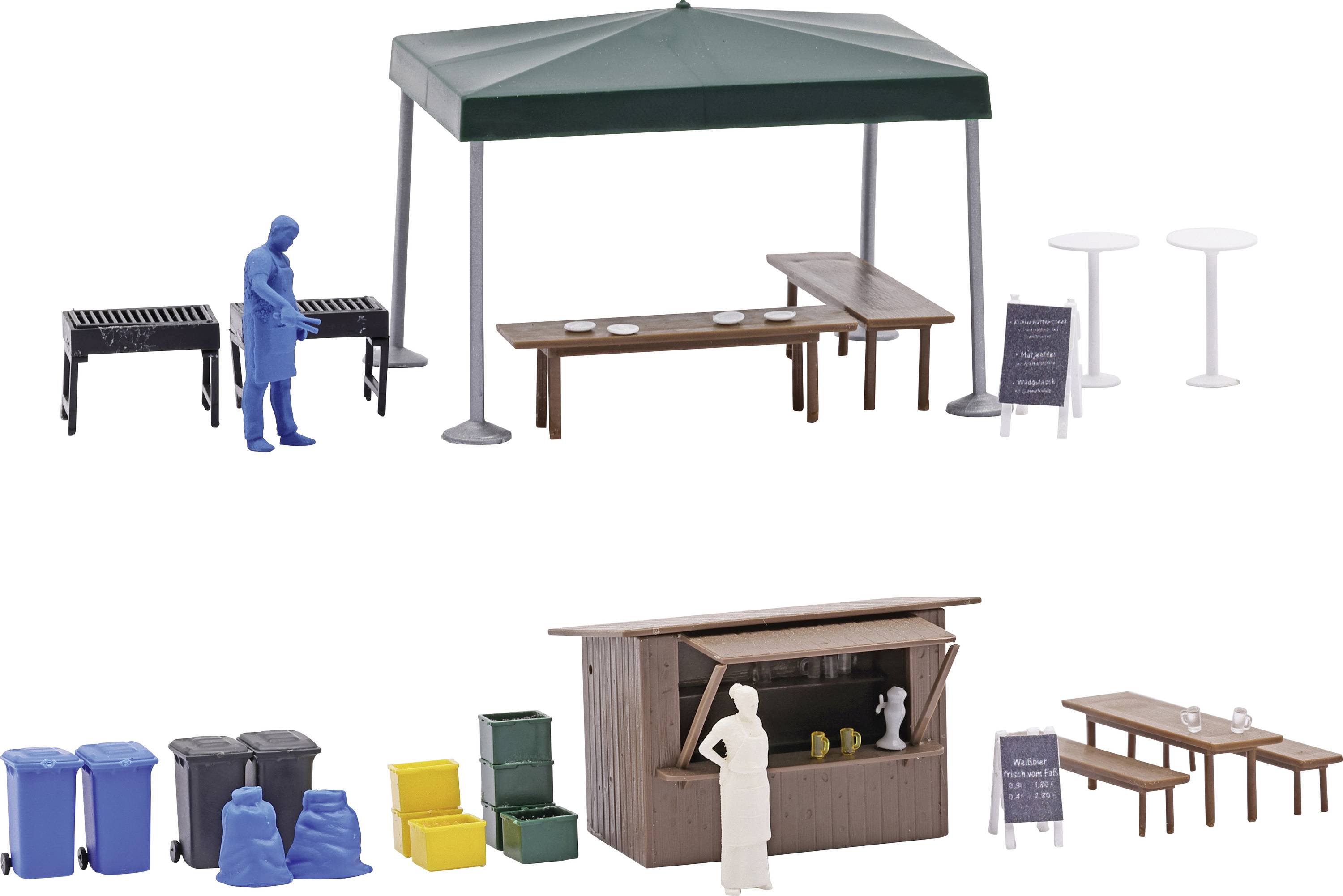 Étalage de petit marché miniature avec auvent, tables, chaises, poubelles, un kiosque de service et de petites figurines arrangées comme un modèle de parc ou de scène de rue.